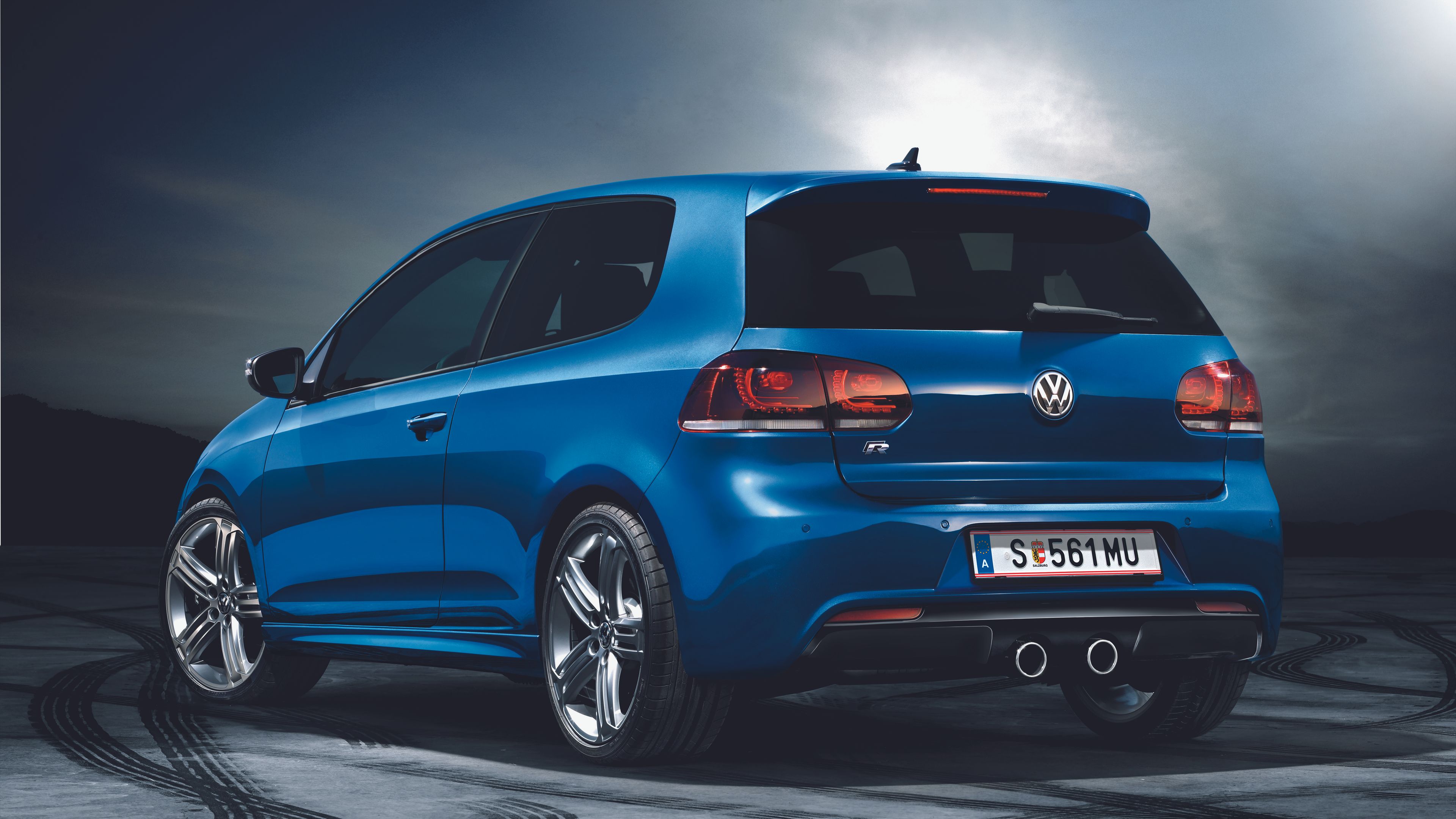 VW Golf 6 moder pogled od zadaj